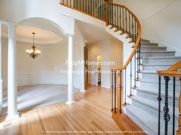 1643 Village Park Ln, Lake Oswego, OR 97034
