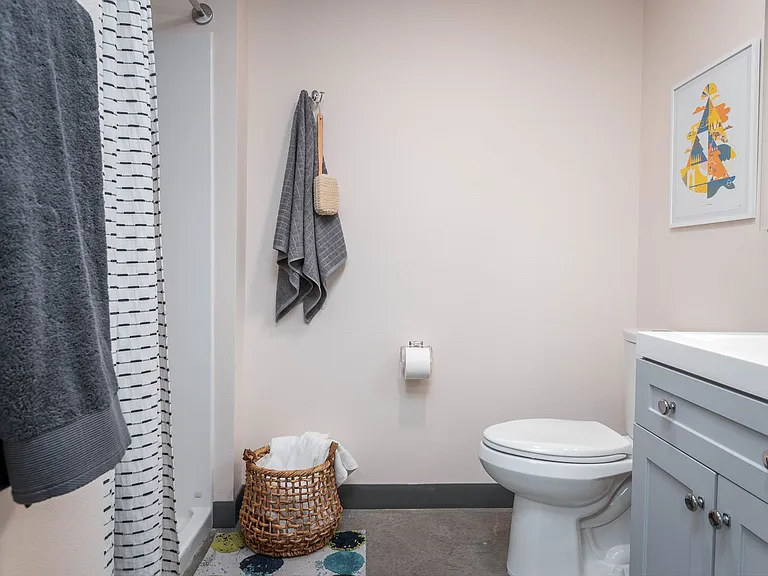 Dean River Apartments — Photo 14