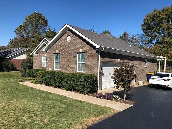 3rd image of 2528 Thompson Dr