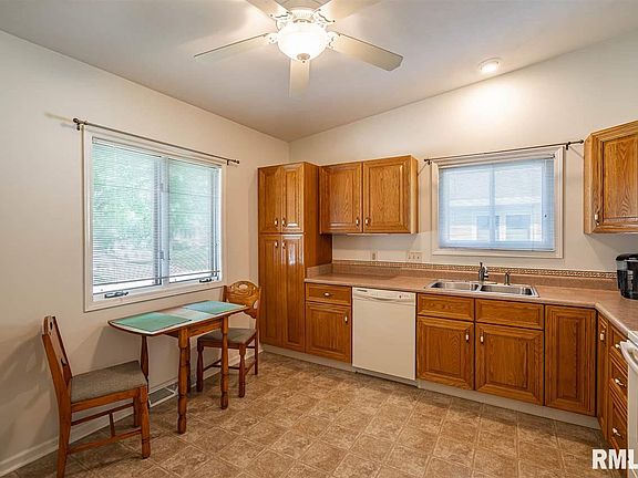 4th image of 878 48th Avenue Ct