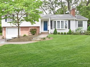 30 Fairfield Dr, North Kingstown, RI 02852