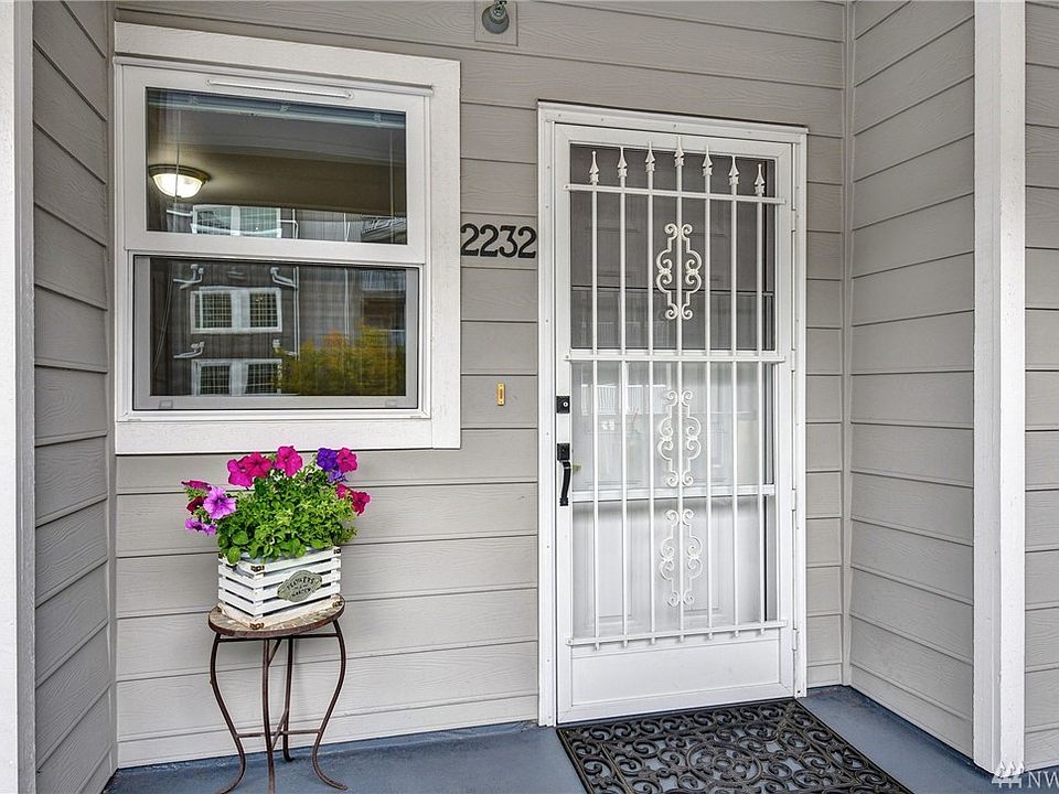 1st image of 1318 37th St Unit 2232