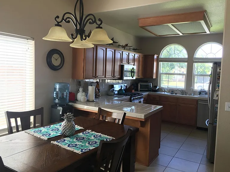 1566 Persimmon St — Photo 5