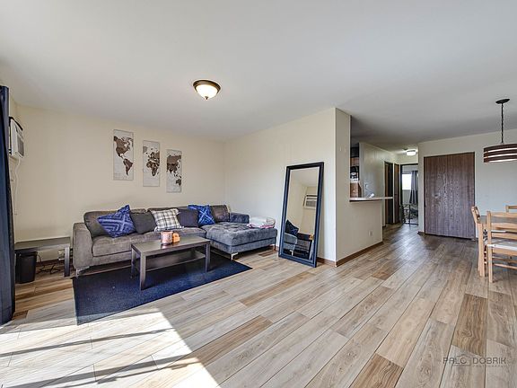 2nd image of 1034 Spruce St APT 3A