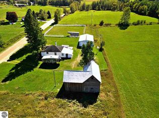 15727 190th Ave, Leroy, MI 49655