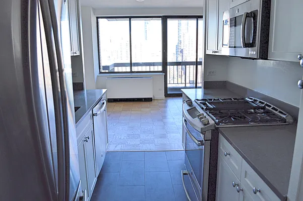 Rented by BLU Real Estate | media 4