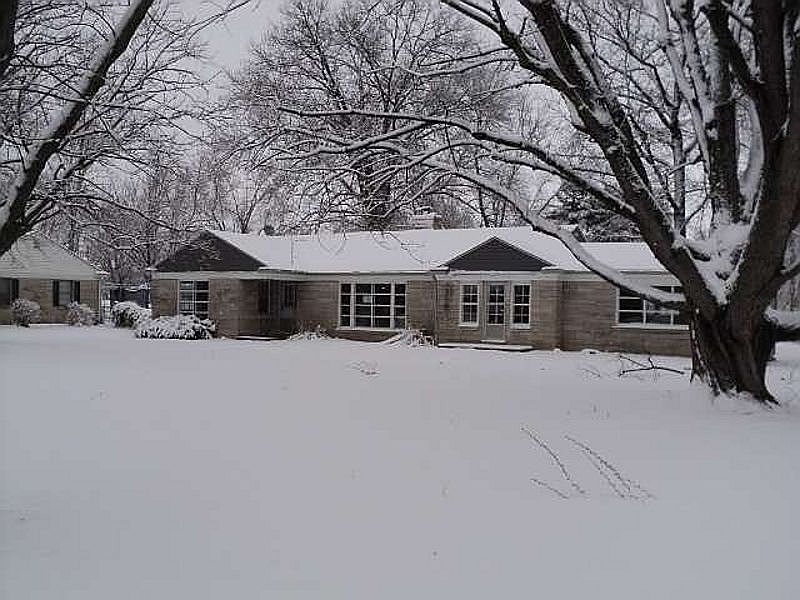 1st image of 5845 Village Dr