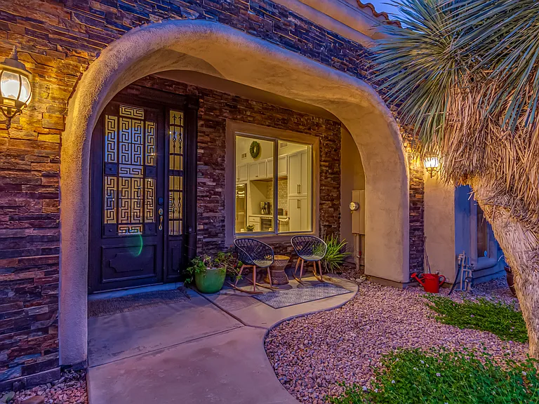 10829 N Pinto Dr — Photo 2