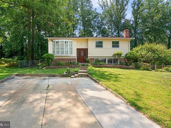 2nd image of 7455 Madeira Pl