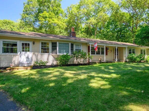 17 Jeremiah Road, Newtown, CT 06482
