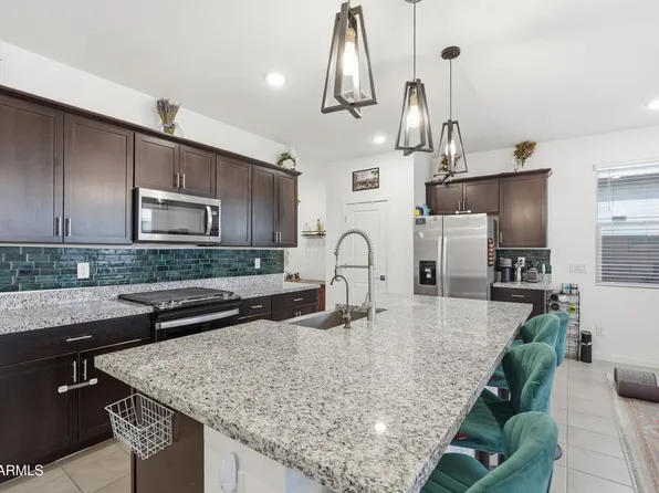 16058 W SMOKETREE Drive, Surprise, AZ 85387