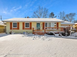 1617 Ravenswood Dr, Lansing, MI 48917