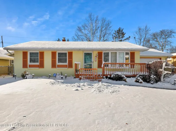 1617 Ravenswood Dr, Lansing, MI 48917