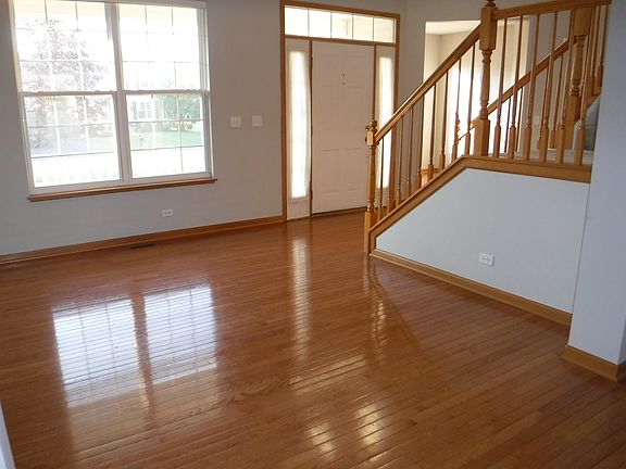 4th image of 253 Woodland Park Cir