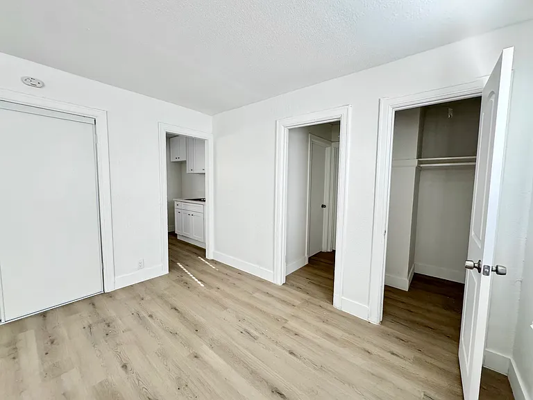 172 S Avenue 53 #1/2 — Photo 4
