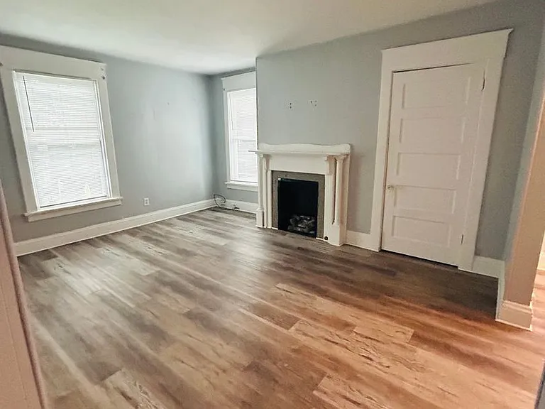 439 College Ave — Photo 3