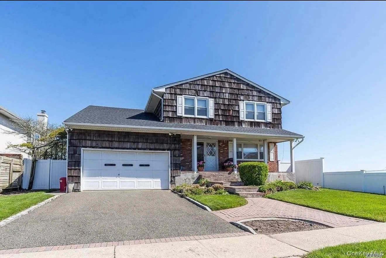 5 bed, 3.0 bath, 2862 sqft, $22,500 — Photo 1