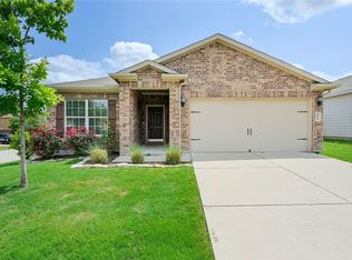 401 Sapphire Ln, Jarrell, TX 76537