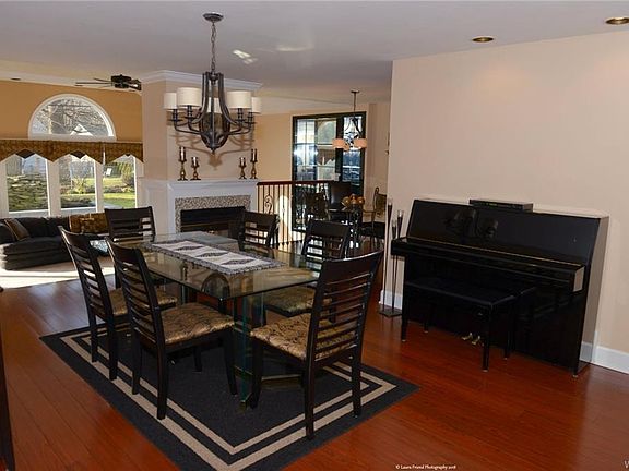 5th image of 745 Deerfield Dr