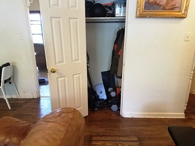 1616 7th Street - living room closet