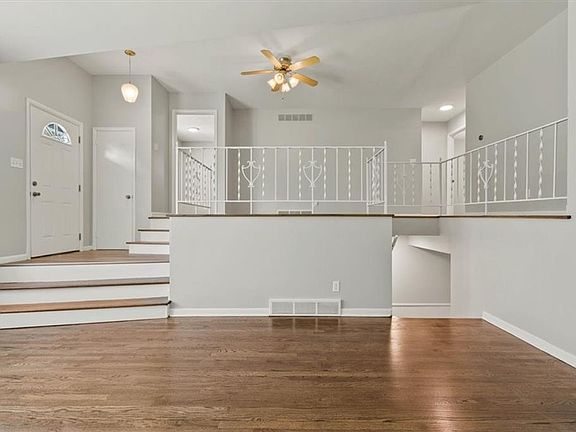 5th image of 612 E 91st St