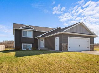 233 Pintail St, Baldwin, WI 54002