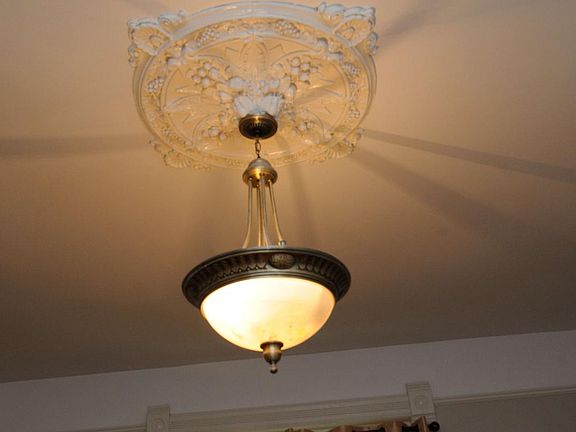 Ceiling medallion