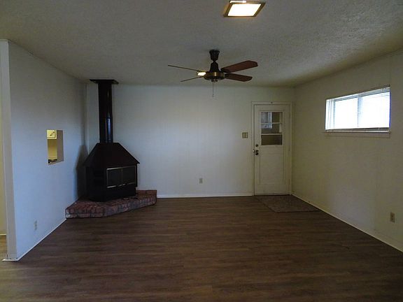4th image of 911 Circle Dr