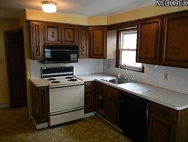 3rd image of 1780 E 238th St