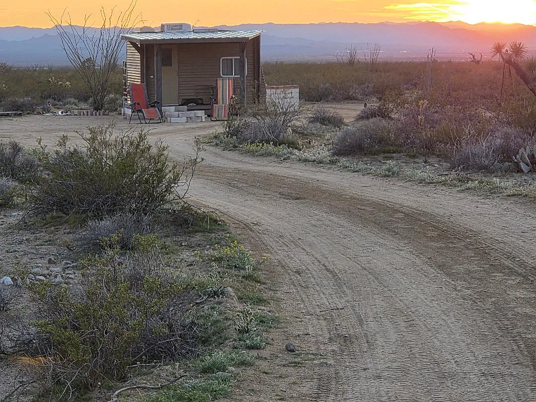 S Wild Bill Rd, Yucca — Photo 2