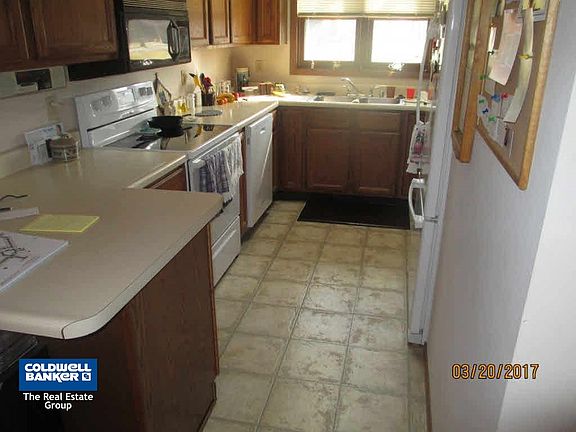 3rd image of 985 Babcock St APT 8