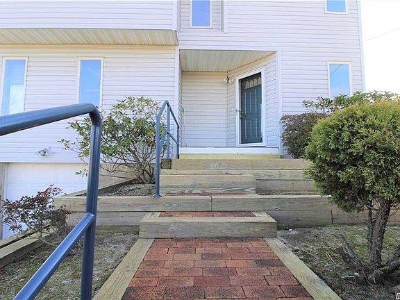 3rd image of 8 Lombardy Dr
