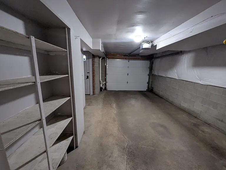 155 Cornhill Pl — Photo 37