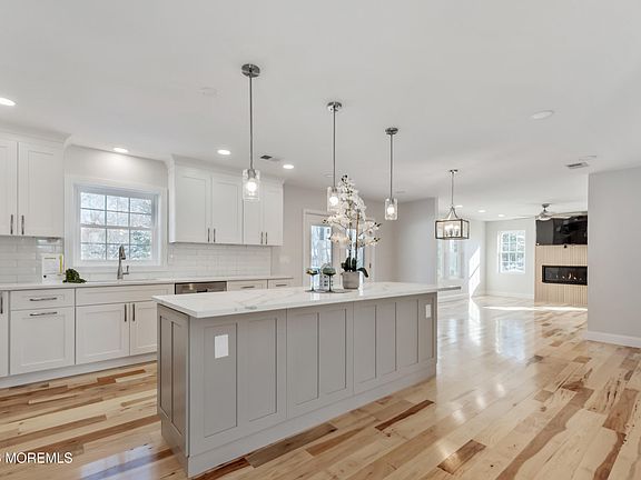 5th image of 634 Wayside Road