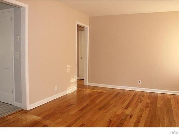 4th image of 2 Floral Ln