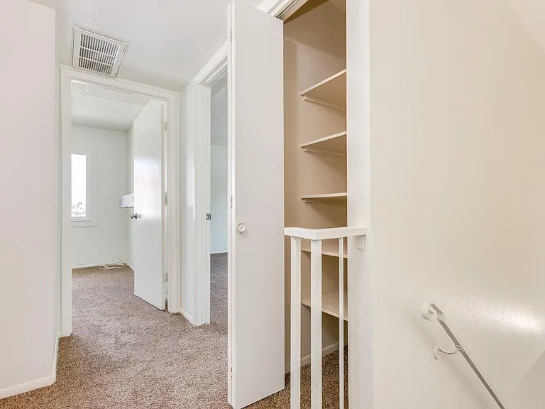 5243 N 42nd Pkwy — Photo 10