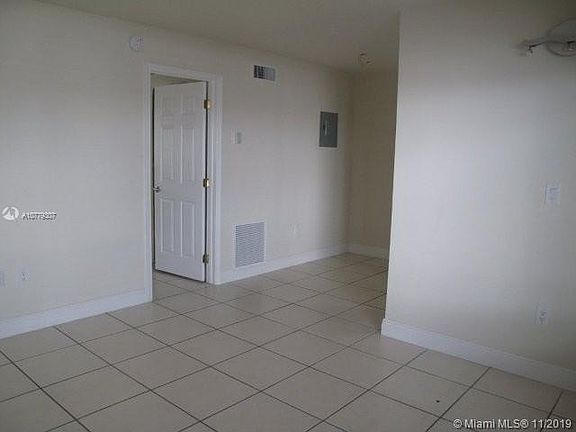 3rd image of 565 NE 121st St APT 103
