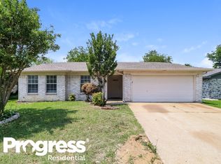 609 Dayton Rd, Mansfield, TX 76063
