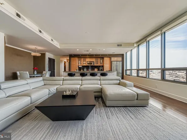 675 President St Unit 2709, Baltimore, MD 21202