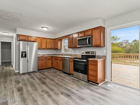 5th image of 222 Kentucky Ct