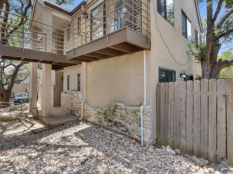 6810 Deatonhill Dr #108 — Photo 20