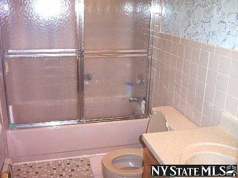 5th image of 40 Hawthorne St