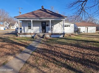 1300 Grand St, Lamar, MO 64759