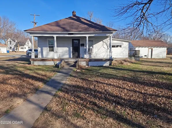 1300 Grand St, Lamar, MO 64759