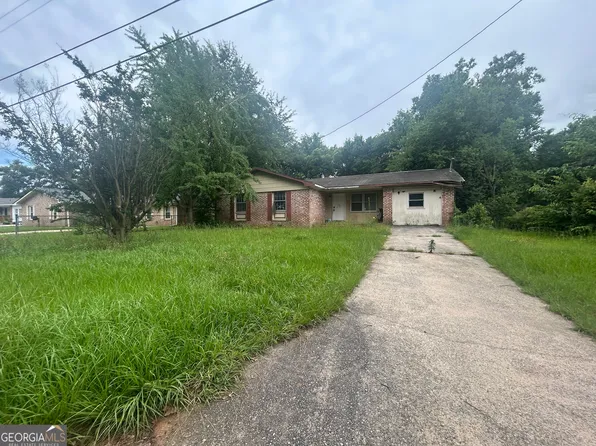 113 Scarborough Rd, Centerville, GA 31028