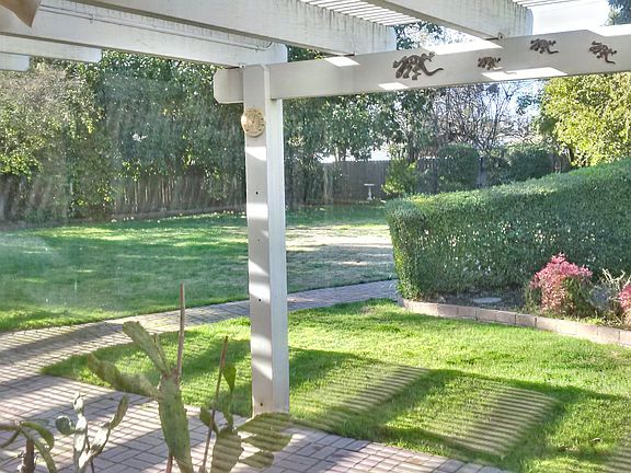 Covered patio_10252016