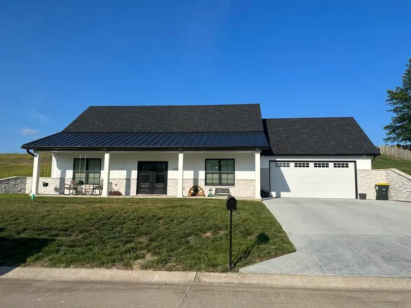 1708 Legends West Ave, Boonville, MO 65233