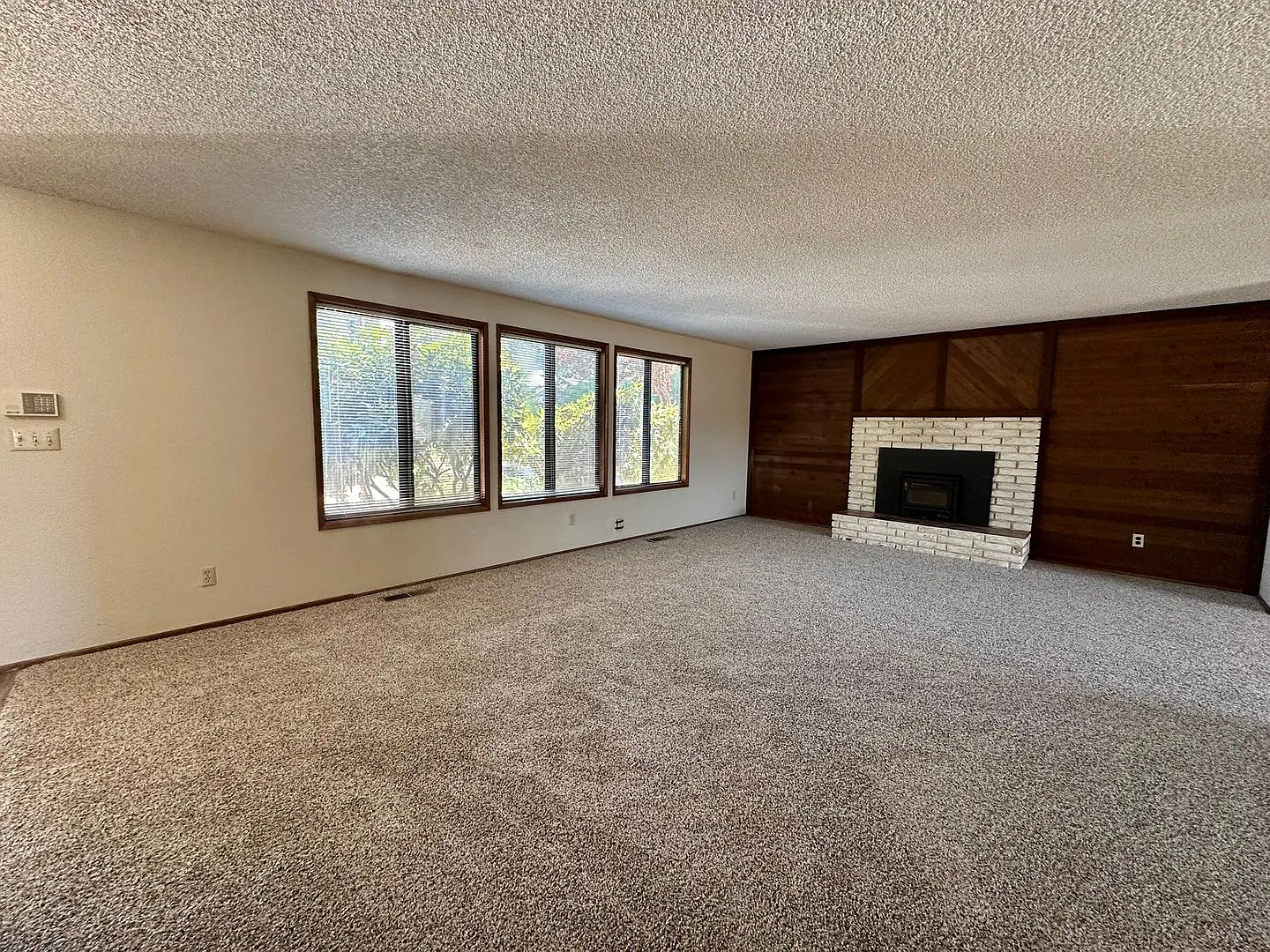 Four Bedroom Charmer! — Photo 3