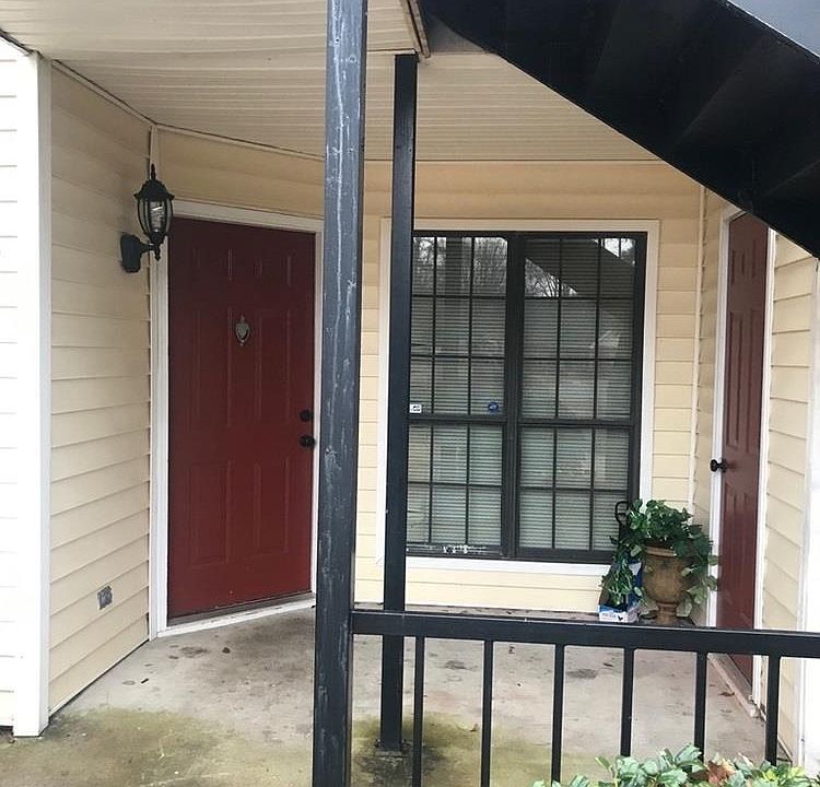 2nd image of 555 Windchase Ln #Ii