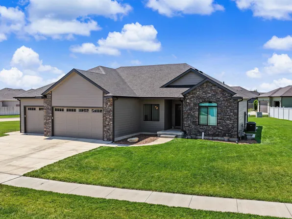 2744 Wet Stone Dr, Salina, KS 67401